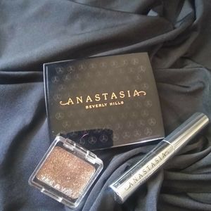 Anastasia Beverly hills makeup bundle